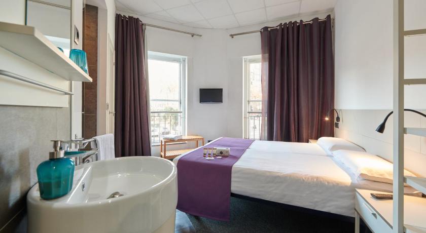 Hostal Mayerling Centro photo