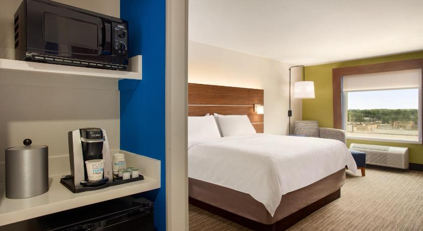 Holiday Inn Express Searcy