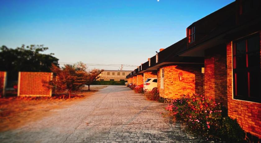 カムペーンペット Maze Pool Villa Resort 4つ星 ホテル ロビー