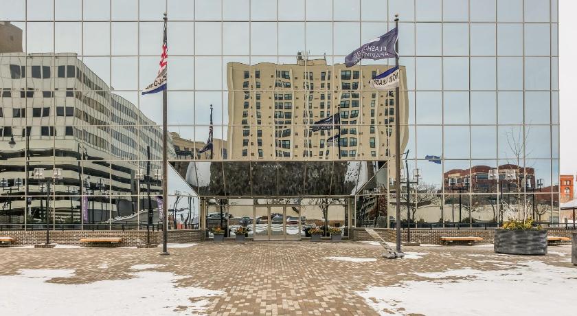 FRONTDESK Flashcube Apts Downtown Kansas City photo