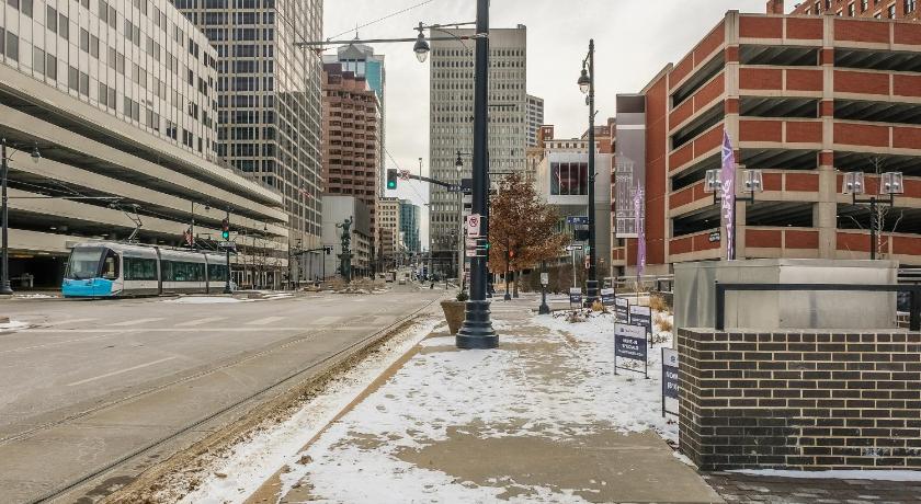 FRONTDESK Flashcube Apts Downtown Kansas City photo