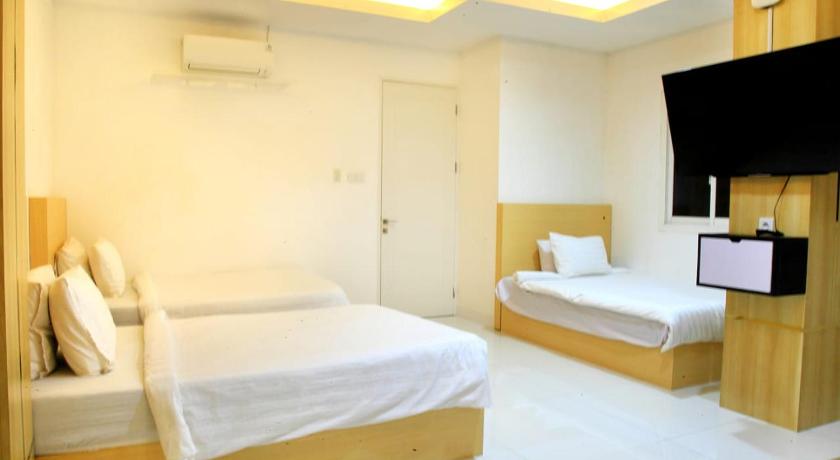 Makassar ARAWA Traveler's Inn Hotel lobby