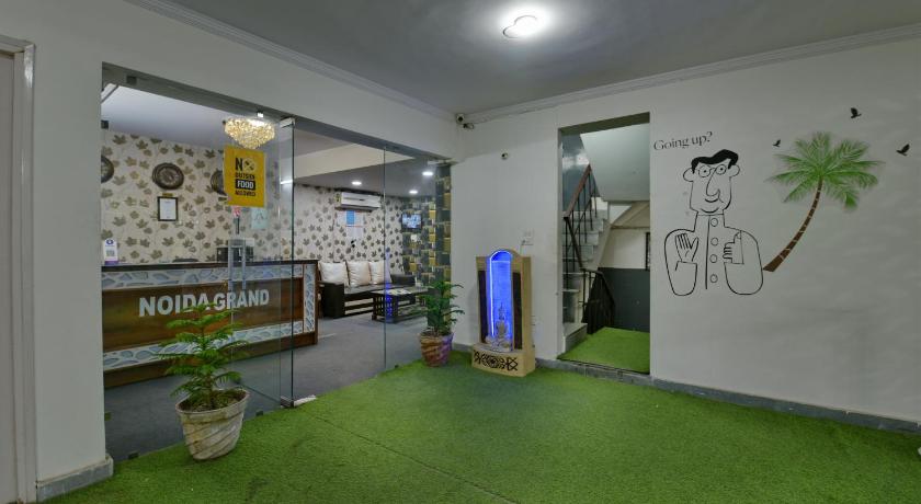 Hotel Noida Grand- opposite of Max Hospital Sector 19 Noida photo