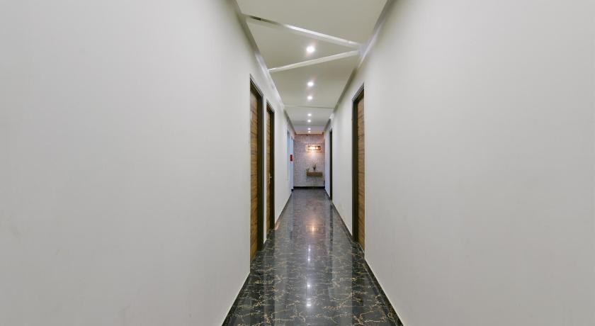 Hotel Fortune Inn Noida Sector-19 photo