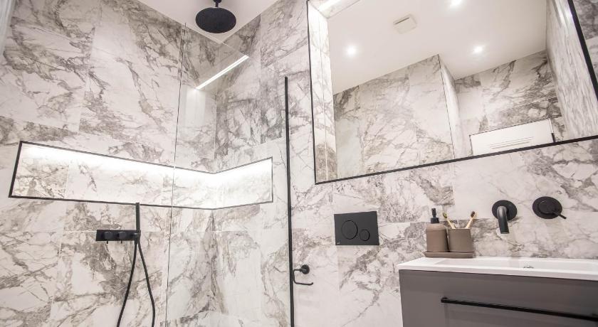 Modern & Chic One Bedroom Apartments in Fitzrovia by Sojo Stay photo