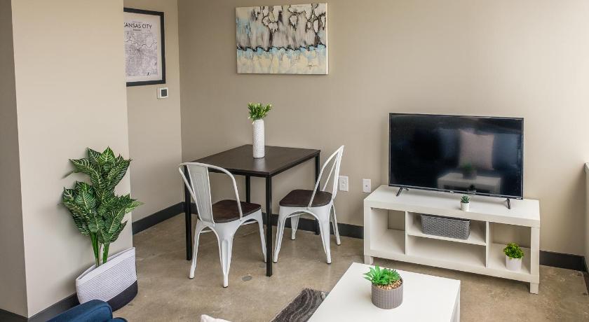 FRONTDESK Flashcube Apts Downtown Kansas City photo