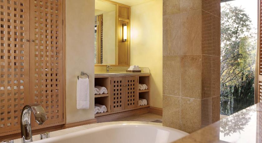 Image of Luxury Suite 2