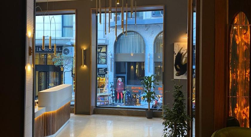 Edition Old City Hotel - image 12