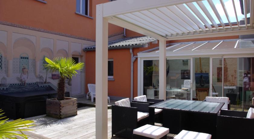 La Maison de L Artiste - Chambres d'hotes a Verdun - avec jacuzzi