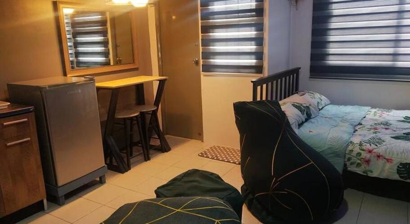 Image of Family Studio 17