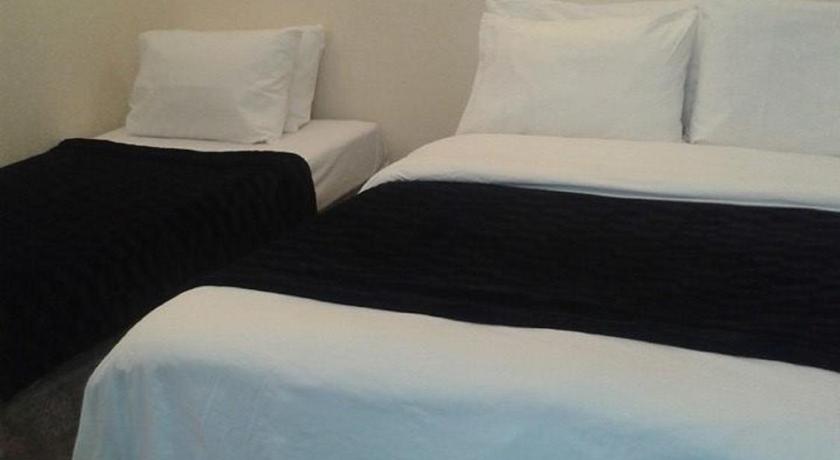 德比 Amber Guesthouse 2星级 酒店 泳池