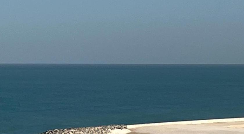 Incredible Ocean View Studio Aprtment in Al Marjan Island photo