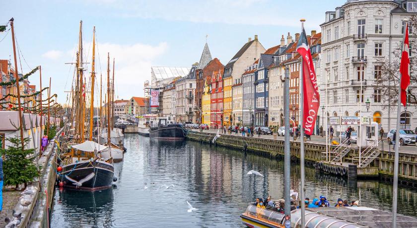 Sanders Main - Popular Two-Bedroom Duplex Apartment Next to Magical Nyhavn photo