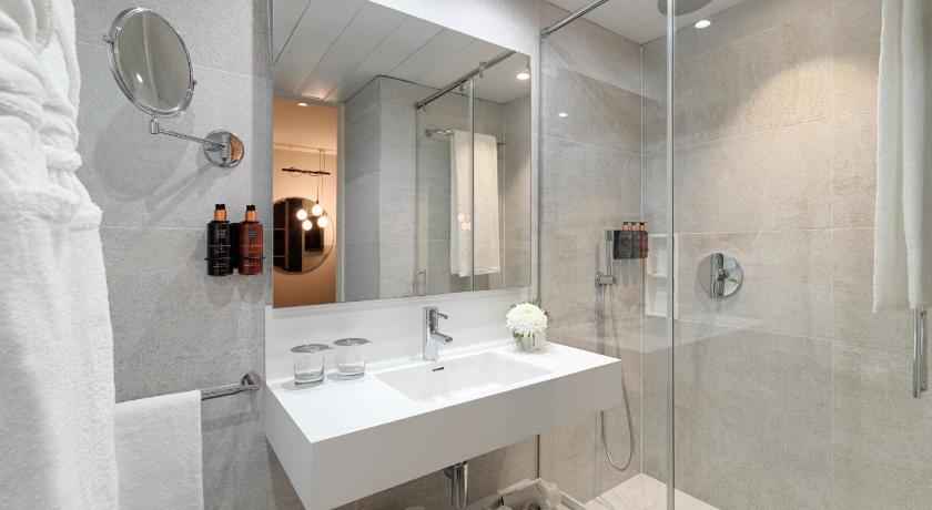 H10 Art Gallery Hotel