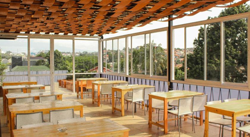 Restoran Rion Hostel Bogor (perlu bukti nikah)