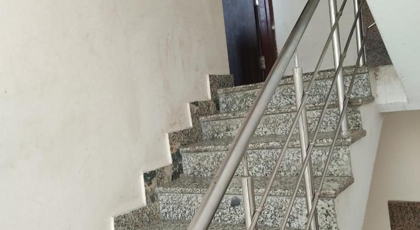 Hotel Singh Residency Medanta photo