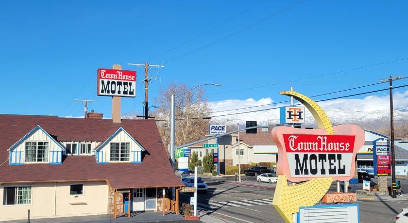 Townhouse Motel