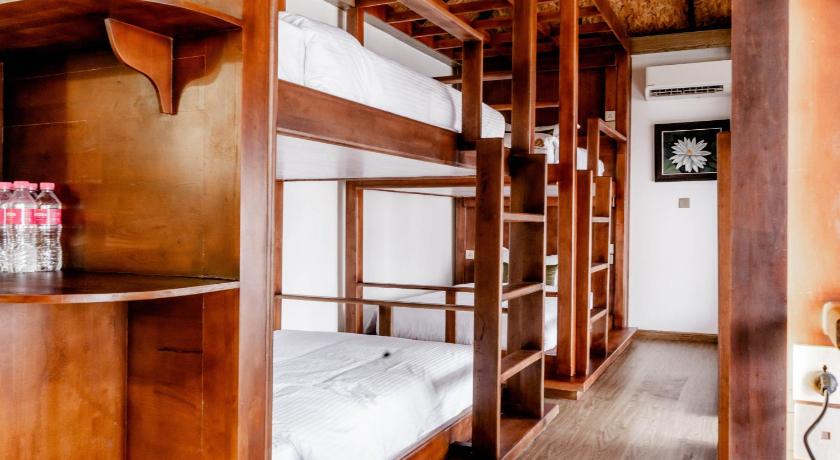 Image of 8 Mixed Dorm Bed with Private Bathroom 10