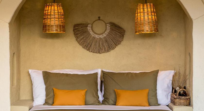 Drop In Surf Lodge — Hotel in Lombok