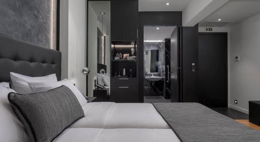Image of Superior Double Room with Patio 1