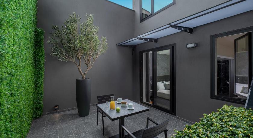Image of Superior Double Room with Patio 6