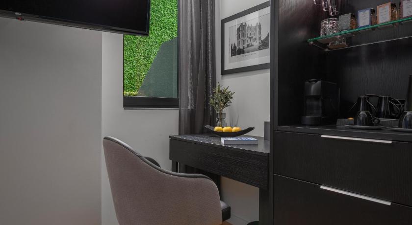 Image of Double Room with Patio 8