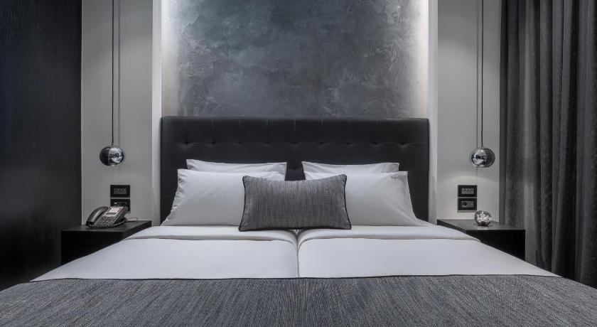 Image of Double Room with Patio 4