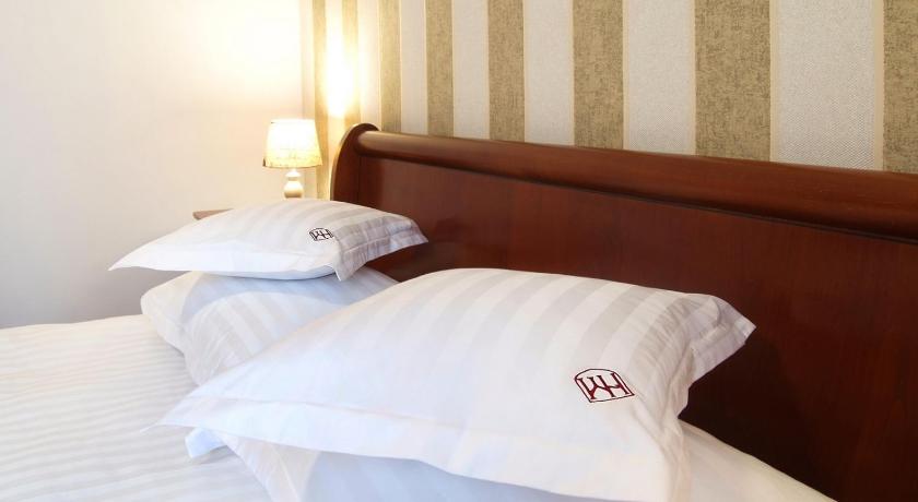 Hotel Moldavia photo