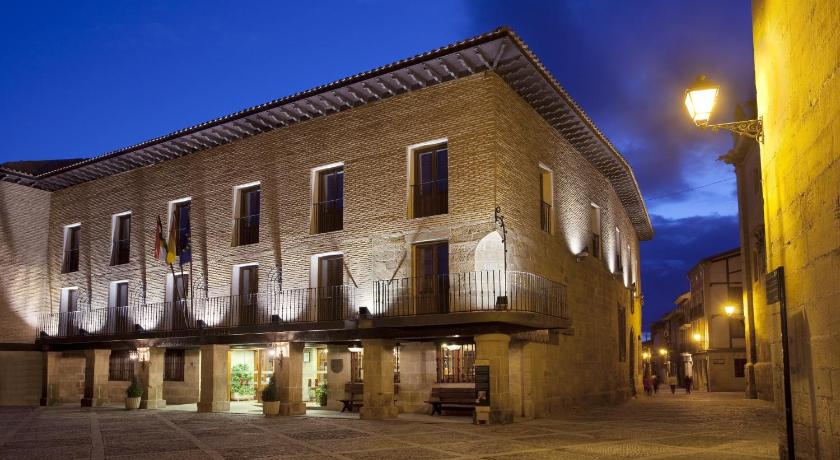 Parador de Santo Domingo de la Calzada photo