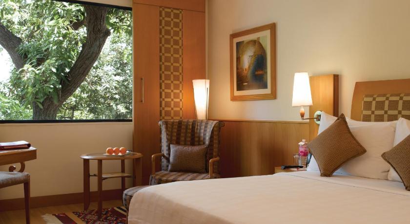 Image of Trident Club Room King Bed 1