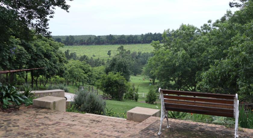 Izimbali Farm — Hotel in Howick