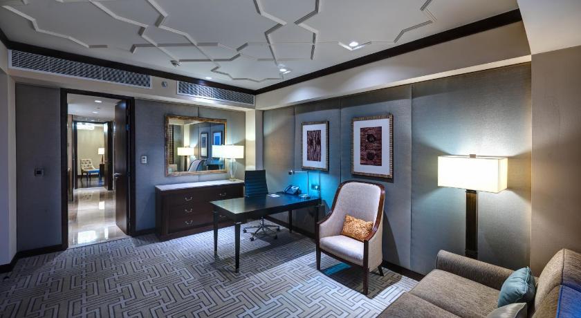 Image of Royal Suite with Balcony 14