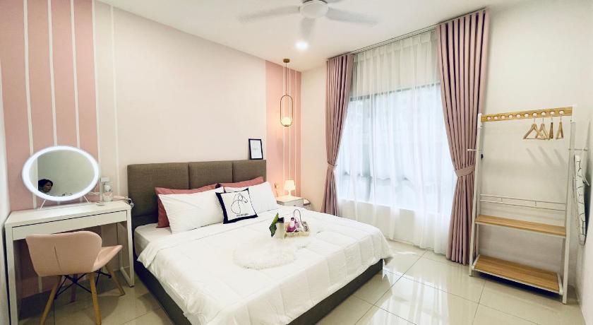 イポー Manhattan Premium Suites by IWH Suites 5つ星 ゲストハウス レストラン