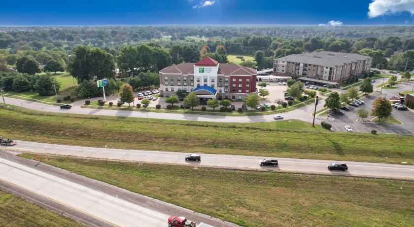 Holiday Inn Express and Suites Springfield Medical District