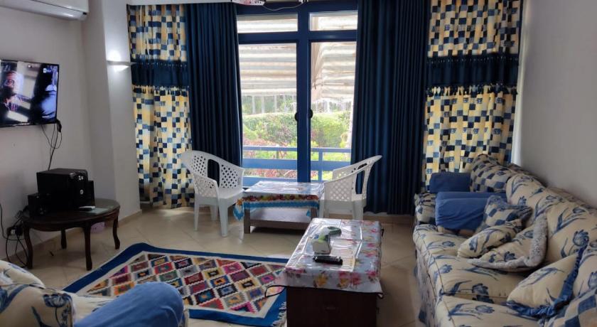 2bed rooms 95m, Garden&amp;sea view, first floor, Family only دور اول بمدخل مستقل — Hotel in Alexandria