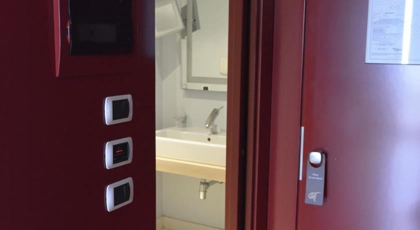 Image of Superior Twin bed 15