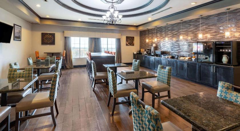 La Quinta Inn & Suites by Wyndham Fort Worth - Lake Worth