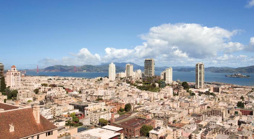 Image of SIGNATURE GOLDEN GATE SUITE 1 King with sofabed , with panorama landmark views - 635 sf, 59 sm 8