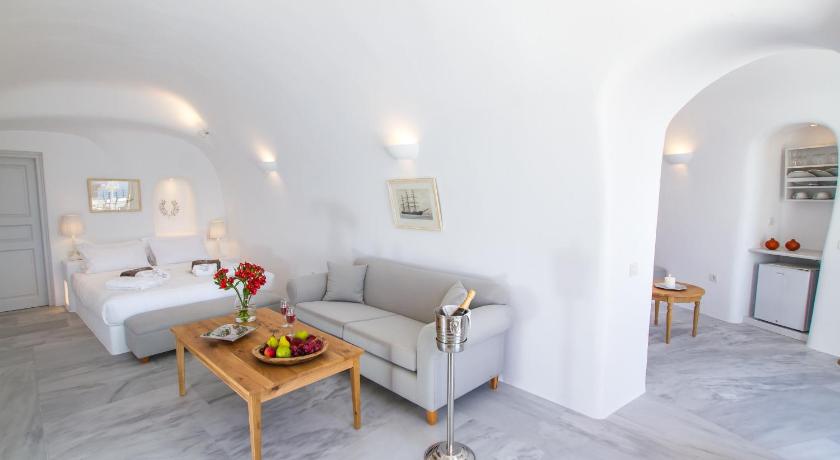 Image of Honeymoon Cave Suite with Private Hot Tub 17