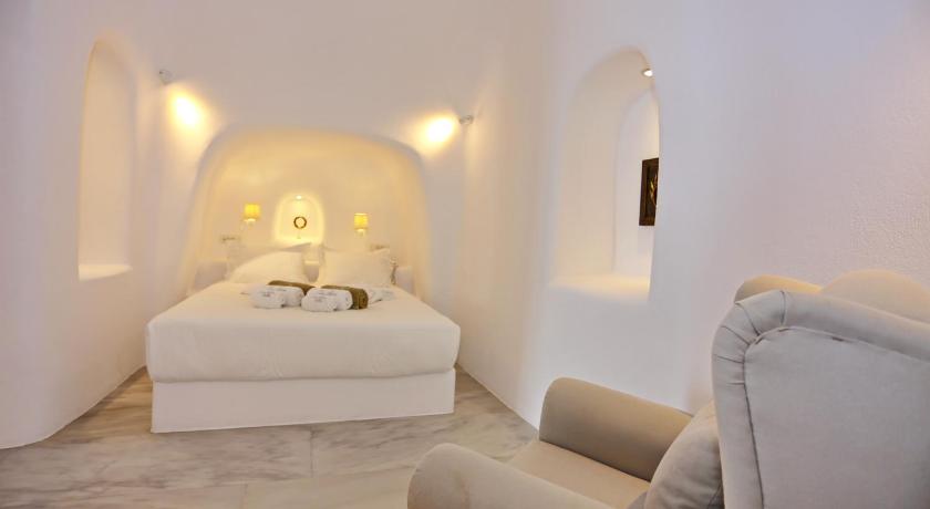 Image of Cave Suite with Private Hot Tub 12