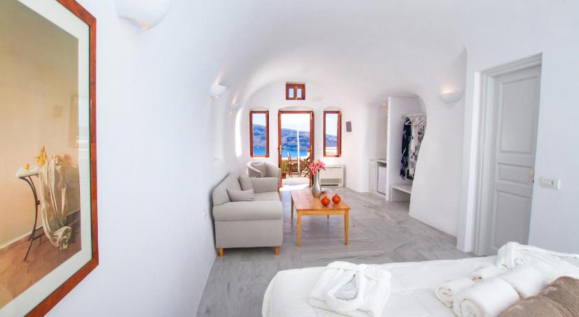 Image of Cave Suite with Private Hot Tub 7