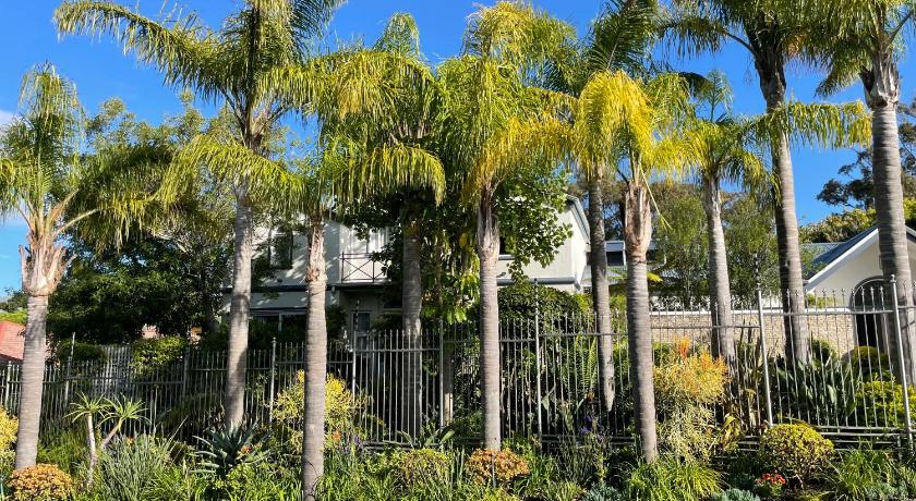 Constantiaberg Eco-Villa — Hotel in Cape Town