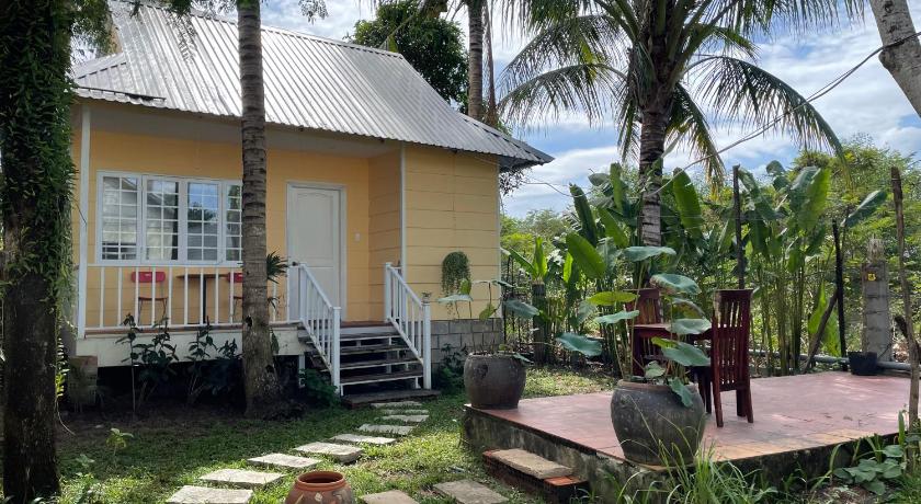 Image of Deluxe Bungalow with Garden View 6