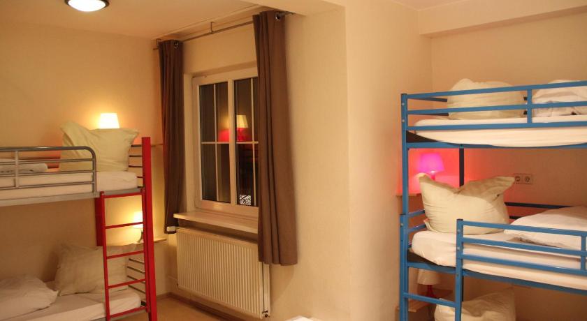 Image of Room with 5 Beds with private bathroom 0