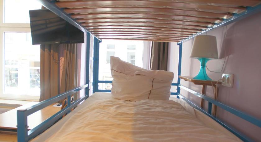Image of Nine-Bed Room with private bathroom 2
