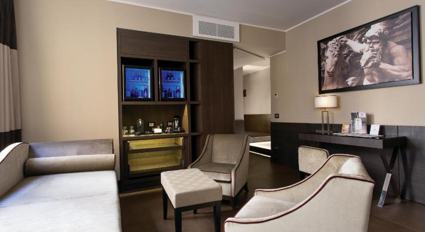 Image of Jacuzzi Suite 15