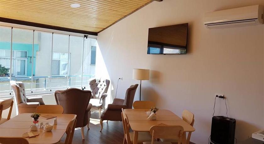 Harbour Hotel photo