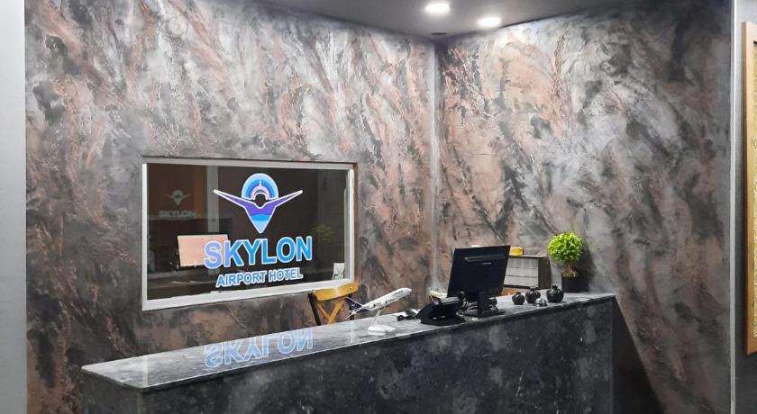 SKYLON AIRPORT HOTEL