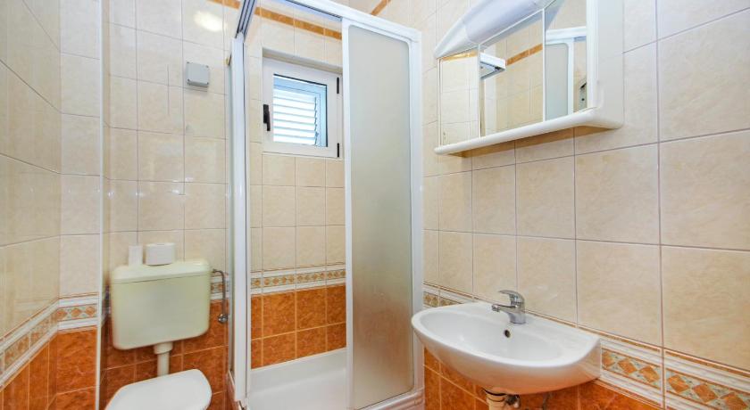Makarska Apartments - image 37