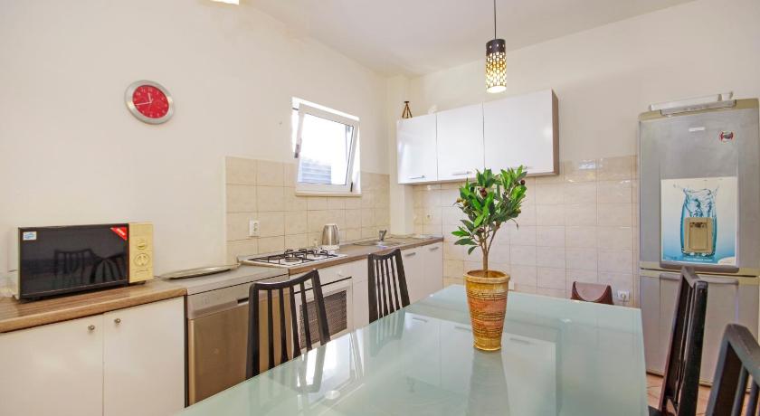 Makarska Apartments - image 14